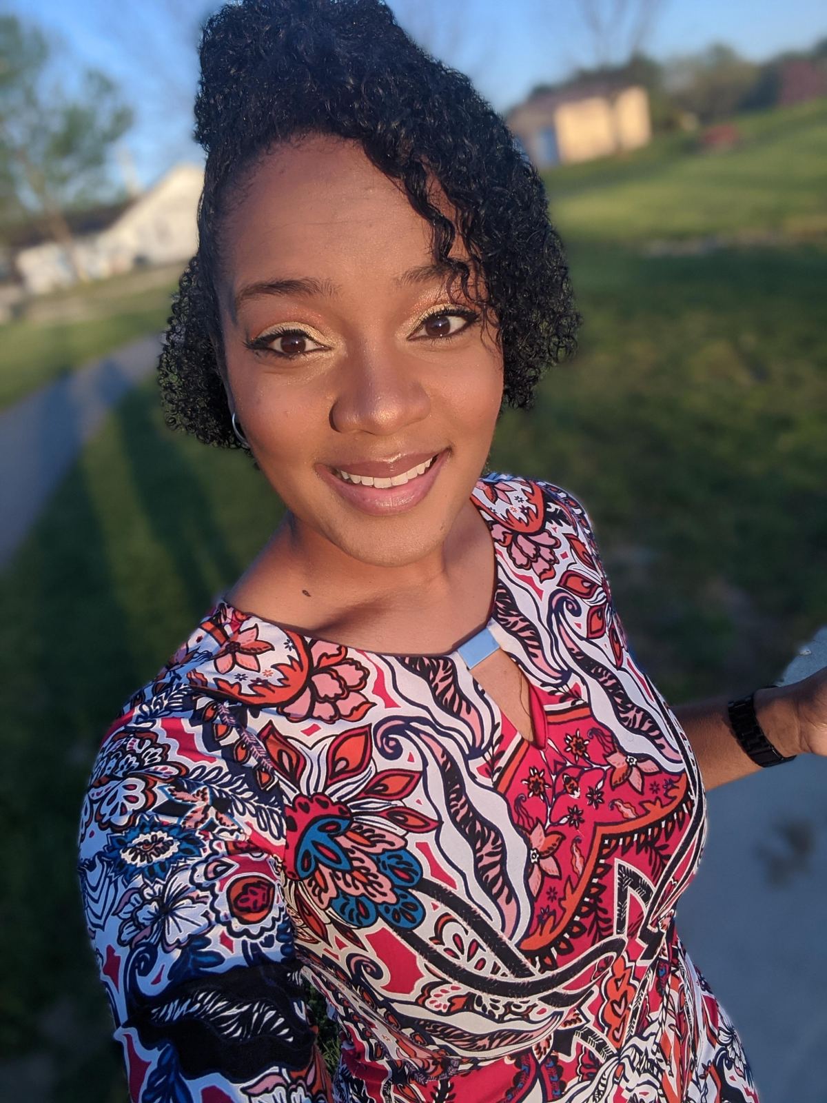 00100srPORTRAIT_00100_BURST20200410190353480_COVER